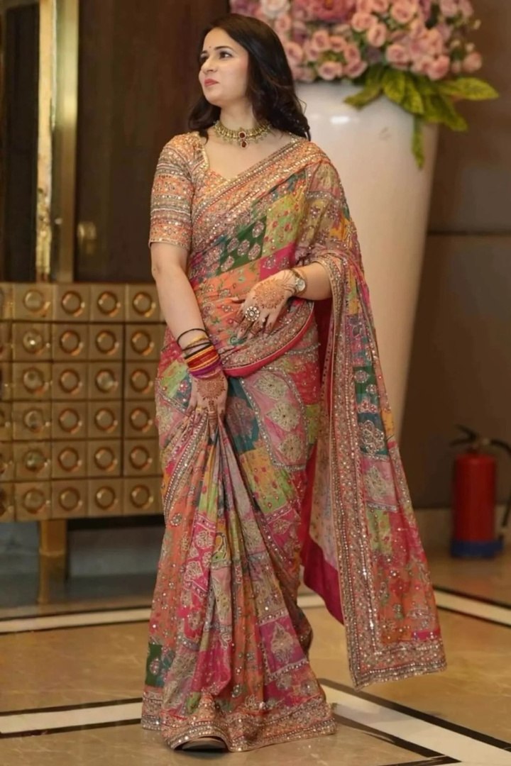 YUG ART YUG ART Printed, Embellished Bollywood Silk Blend Saree (Multicolor)